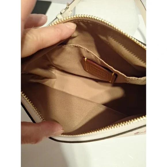 NWT Coach CW392 Zip Top Shoulder Bag Crossbody W/ Heart Print In Chalk - Picture 10 of 15